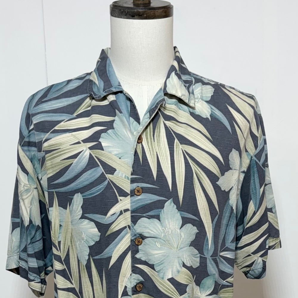 Tommy Bahama Shirt Mens Large Blue Silk Button Up Floral Tropical Short Sleeve